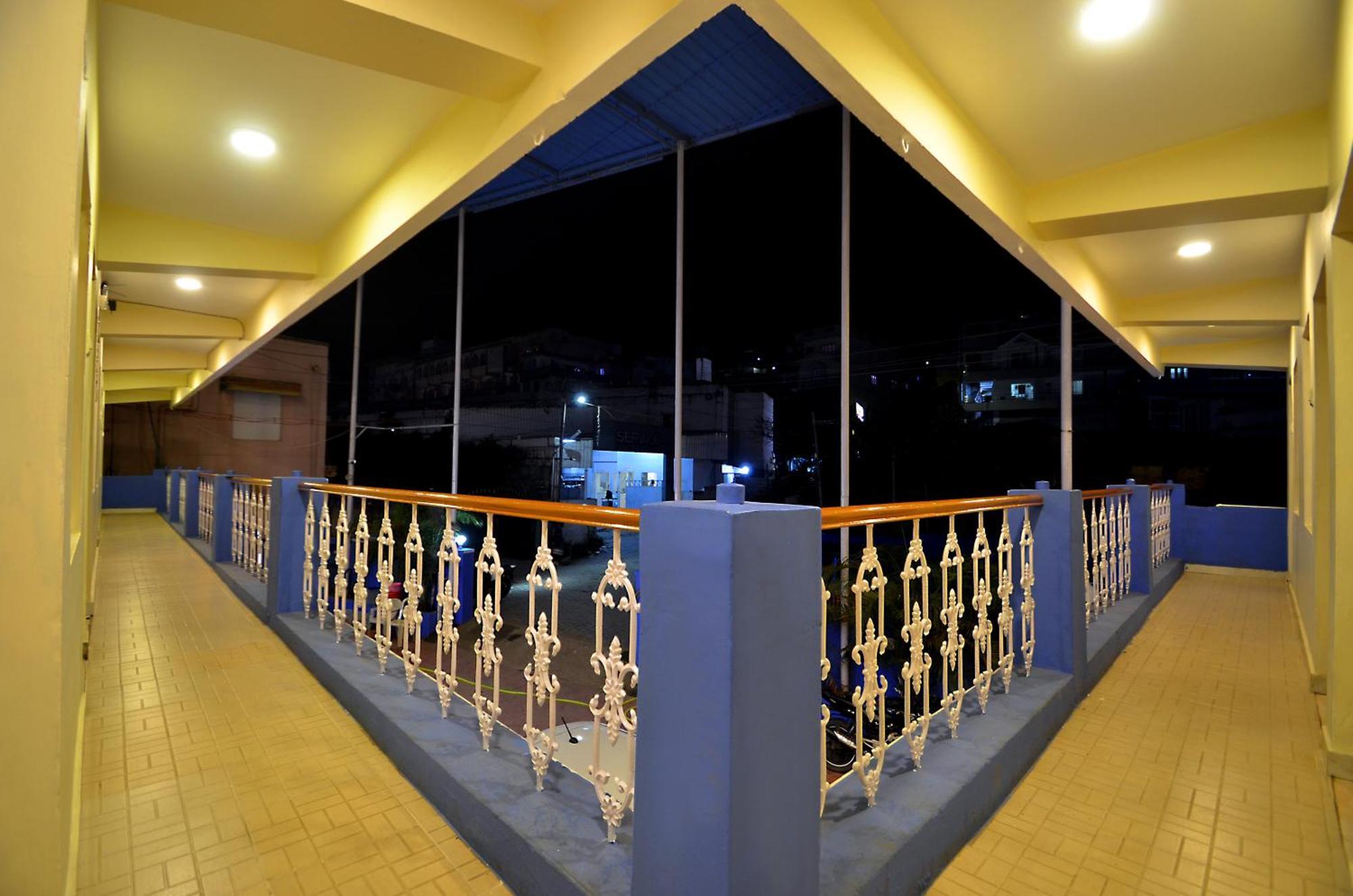 Estay Sk Residency Ooty Esterno foto